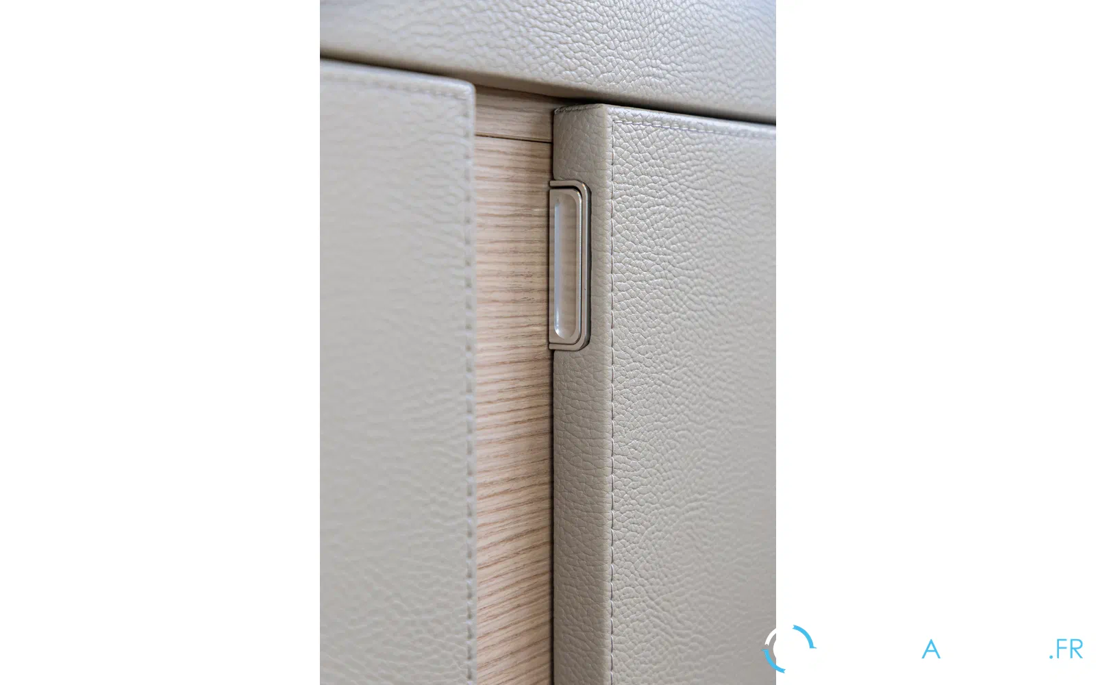 slider 112 Fountaine Pajot Thira 80