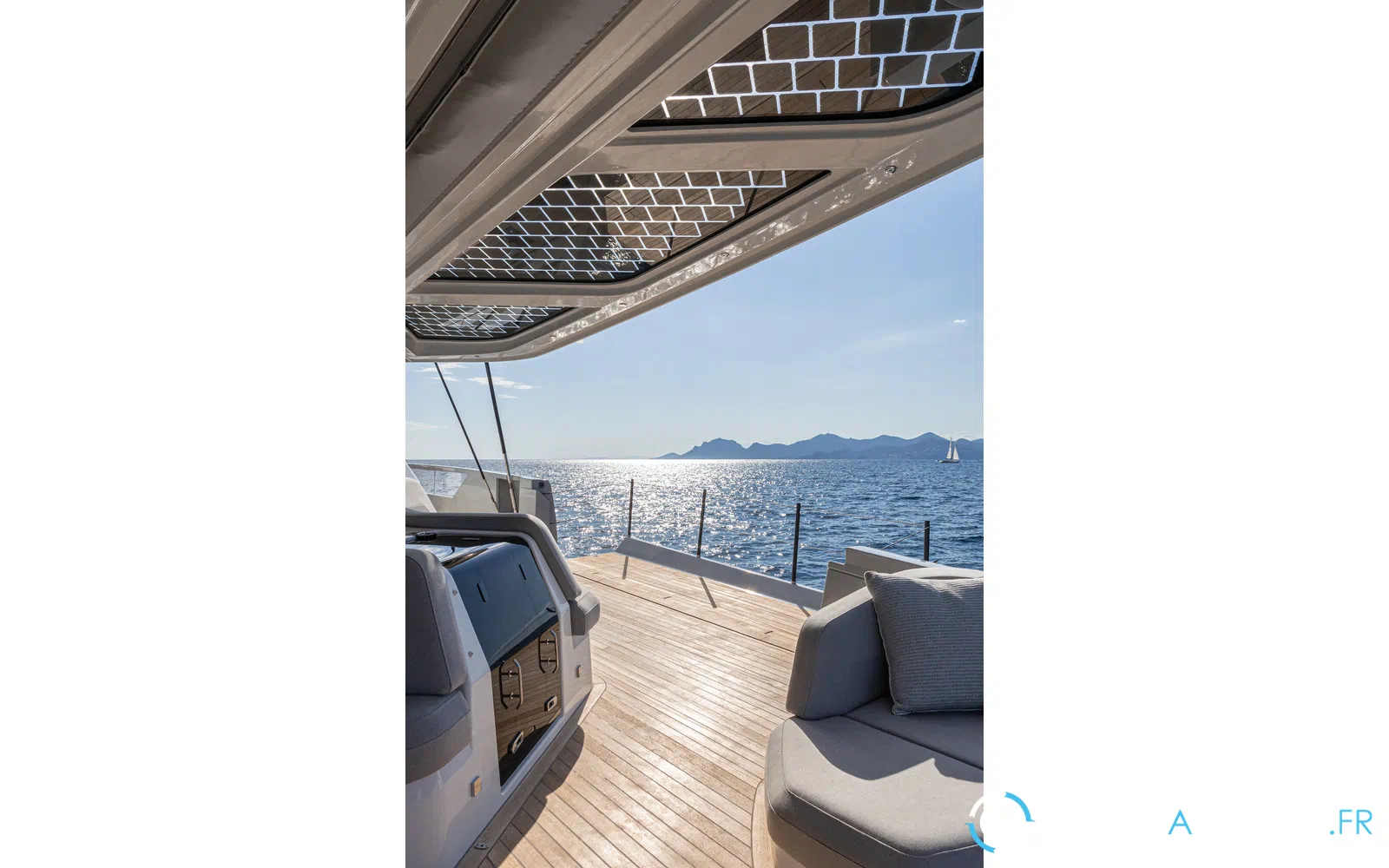 slider 61 Fountaine Pajot Thira 80