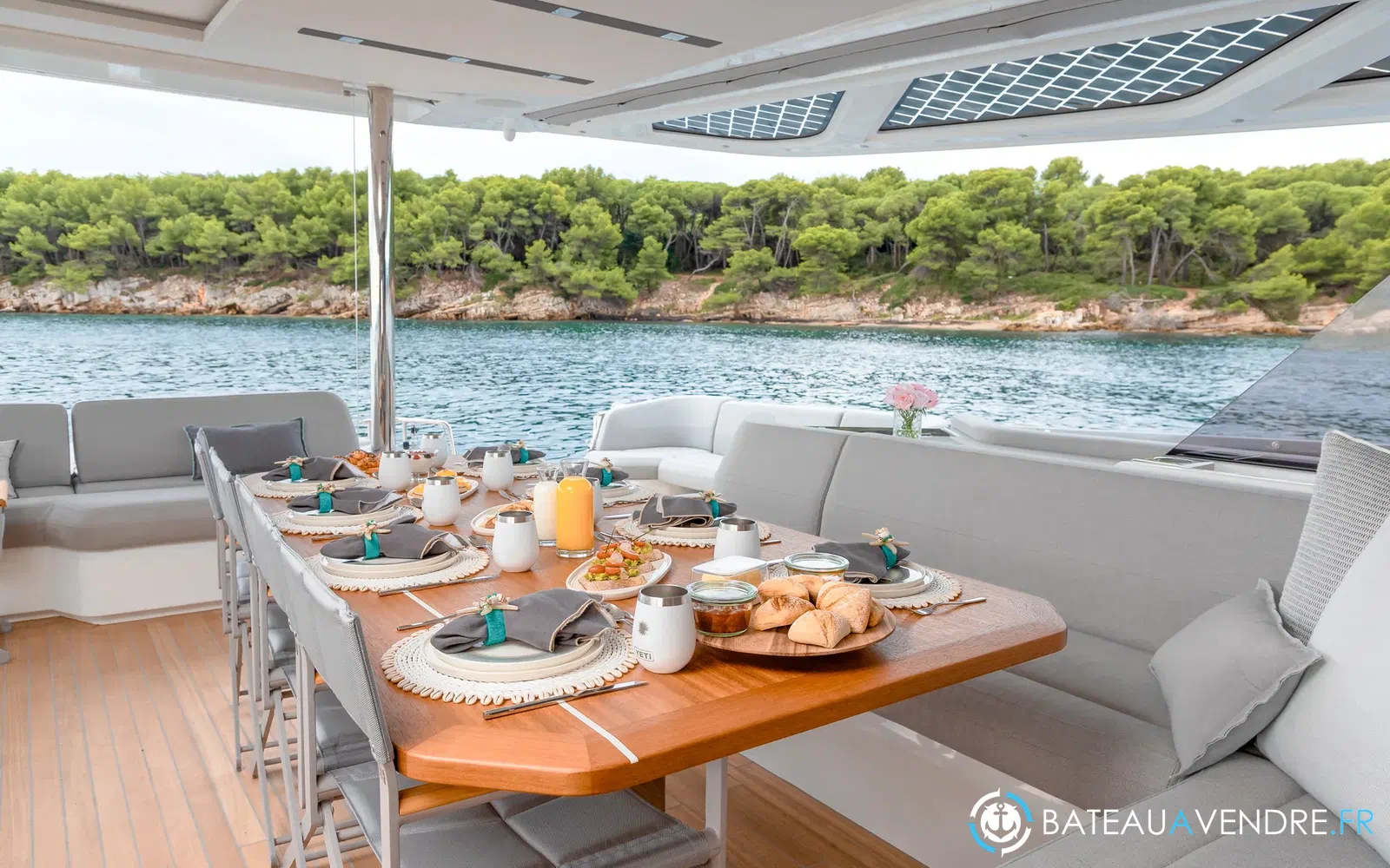 slider 62 Fountaine Pajot Thira 80