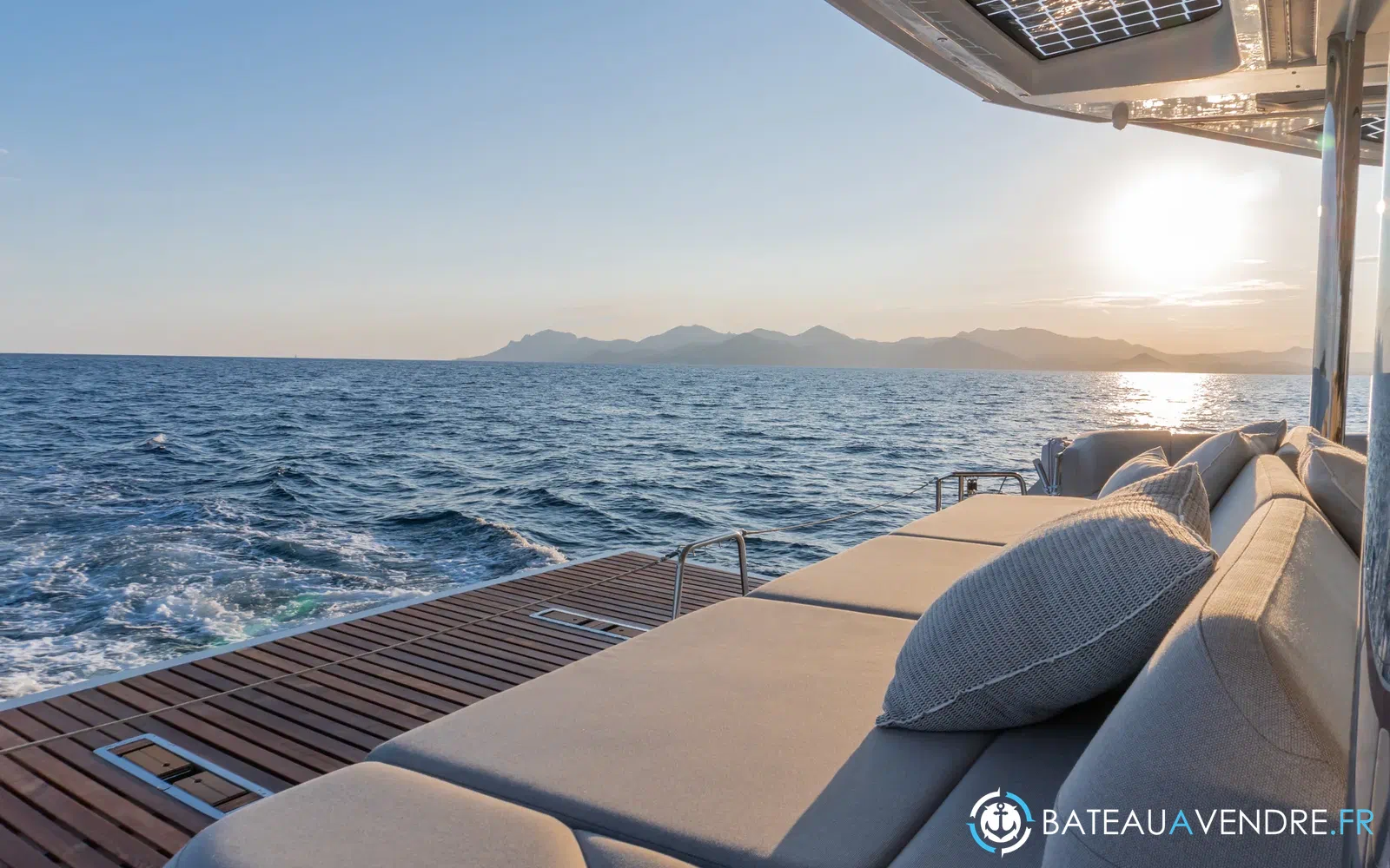 slider 64 Fountaine Pajot Thira 80