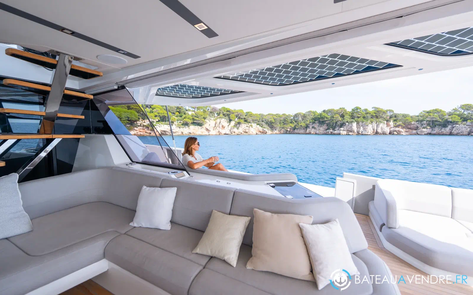 slider 66 Fountaine Pajot Thira 80