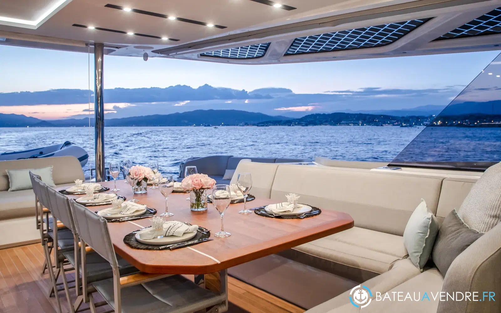slider 67 Fountaine Pajot Thira 80