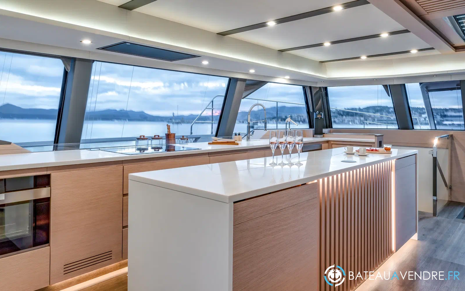 slider 69 Fountaine Pajot Thira 80