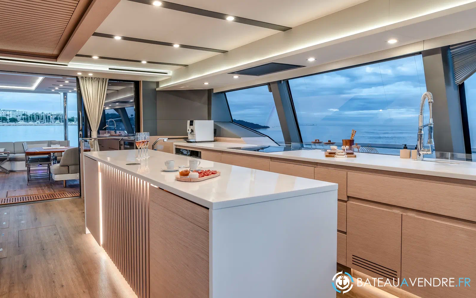 slider 70 Fountaine Pajot Thira 80