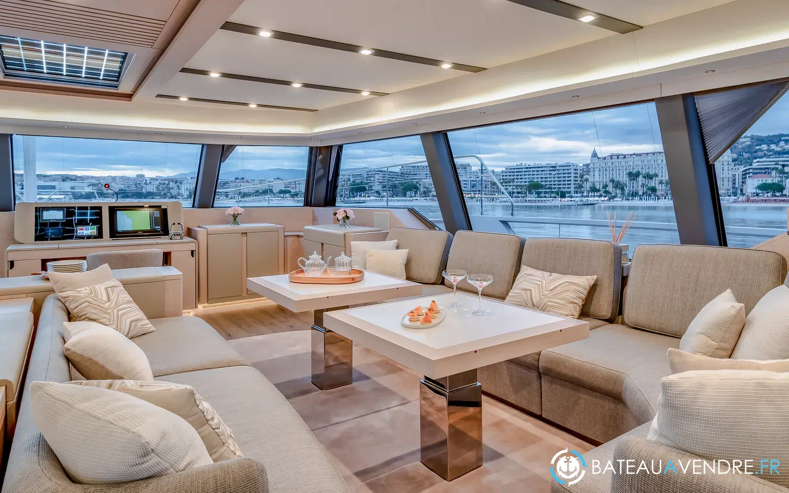 slider 74 Fountaine Pajot Thira 80