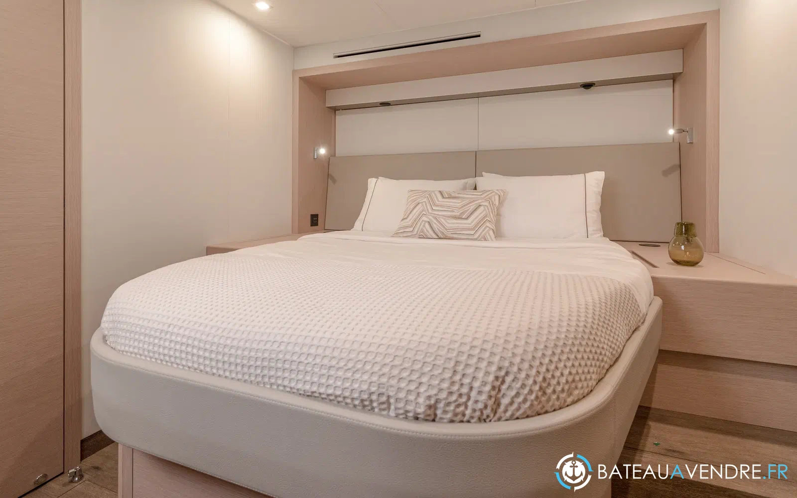 slider 80 Fountaine Pajot Thira 80