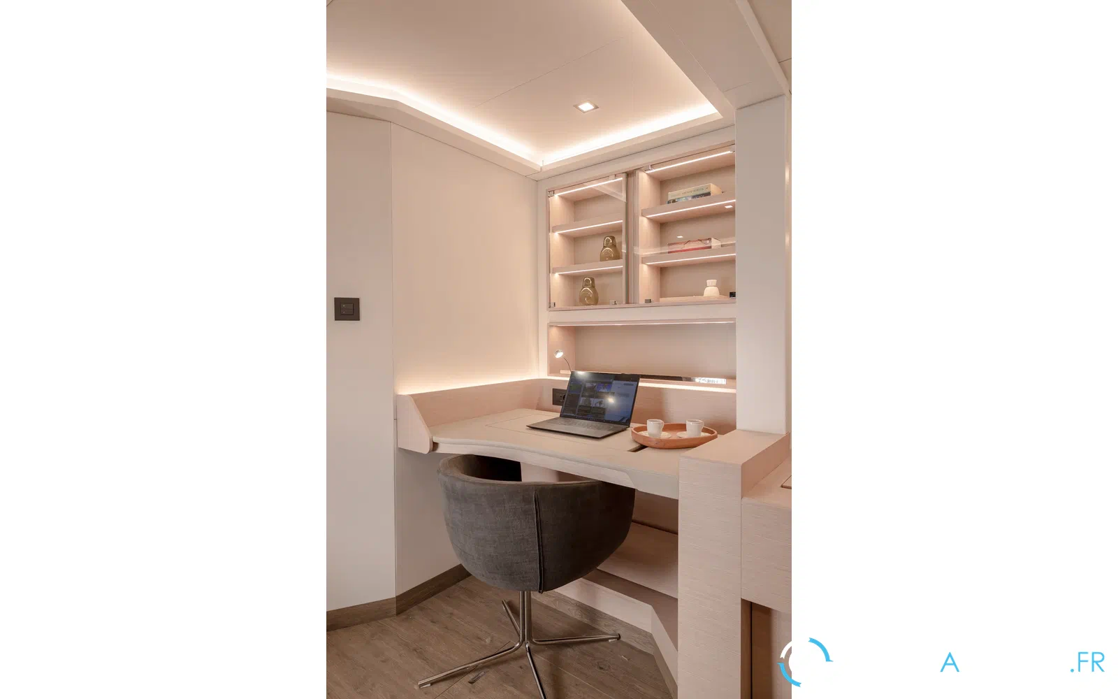 slider 90 Fountaine Pajot Thira 80