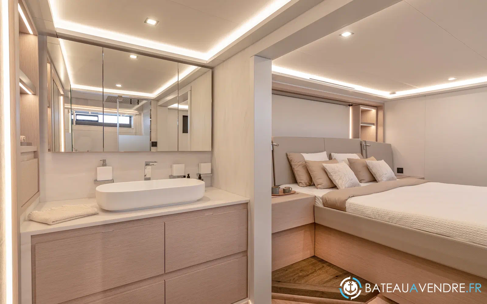 slider 92 Fountaine Pajot Thira 80