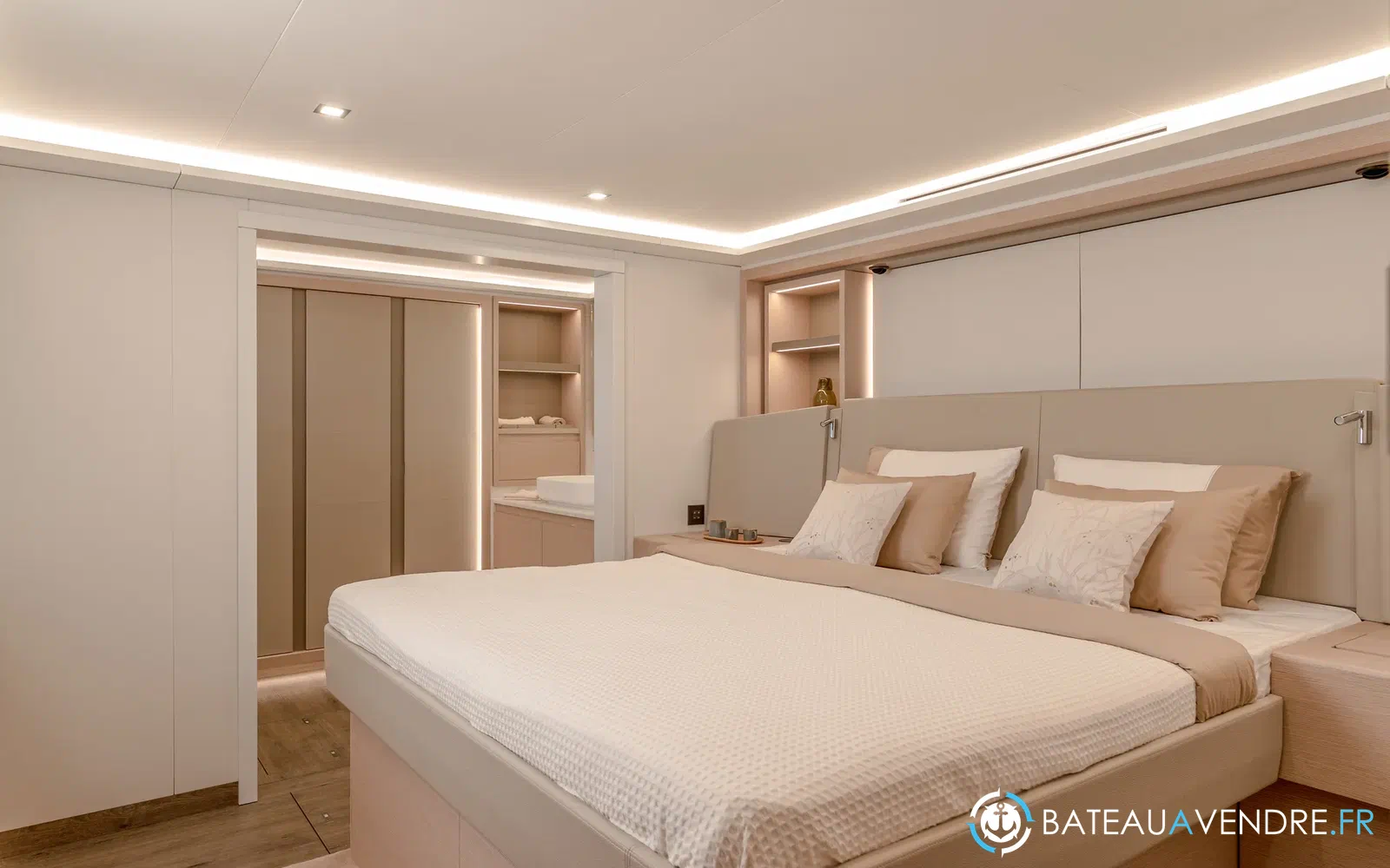 slider 94 Fountaine Pajot Thira 80