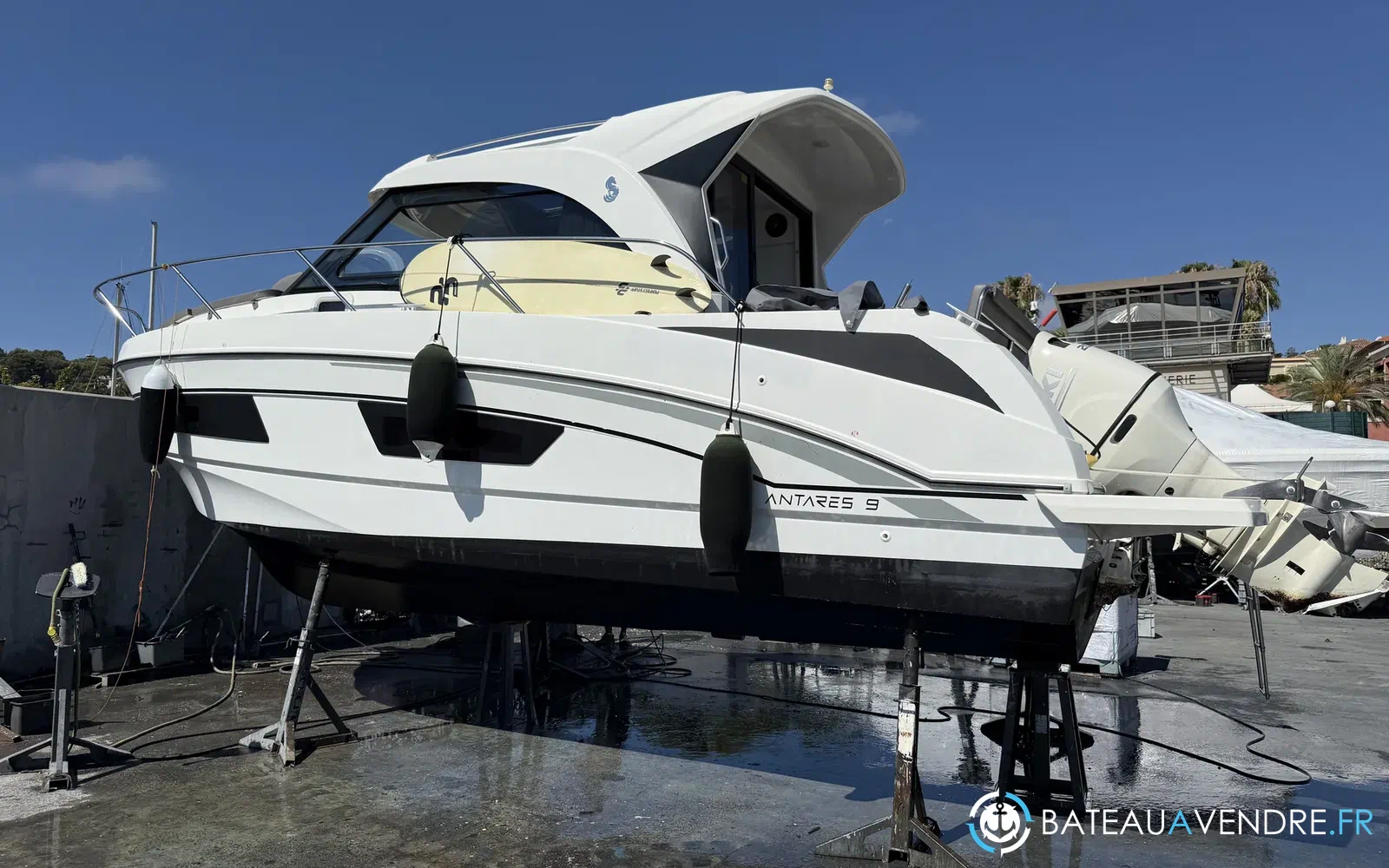 slider 2 Beneteau Antares Serie 9