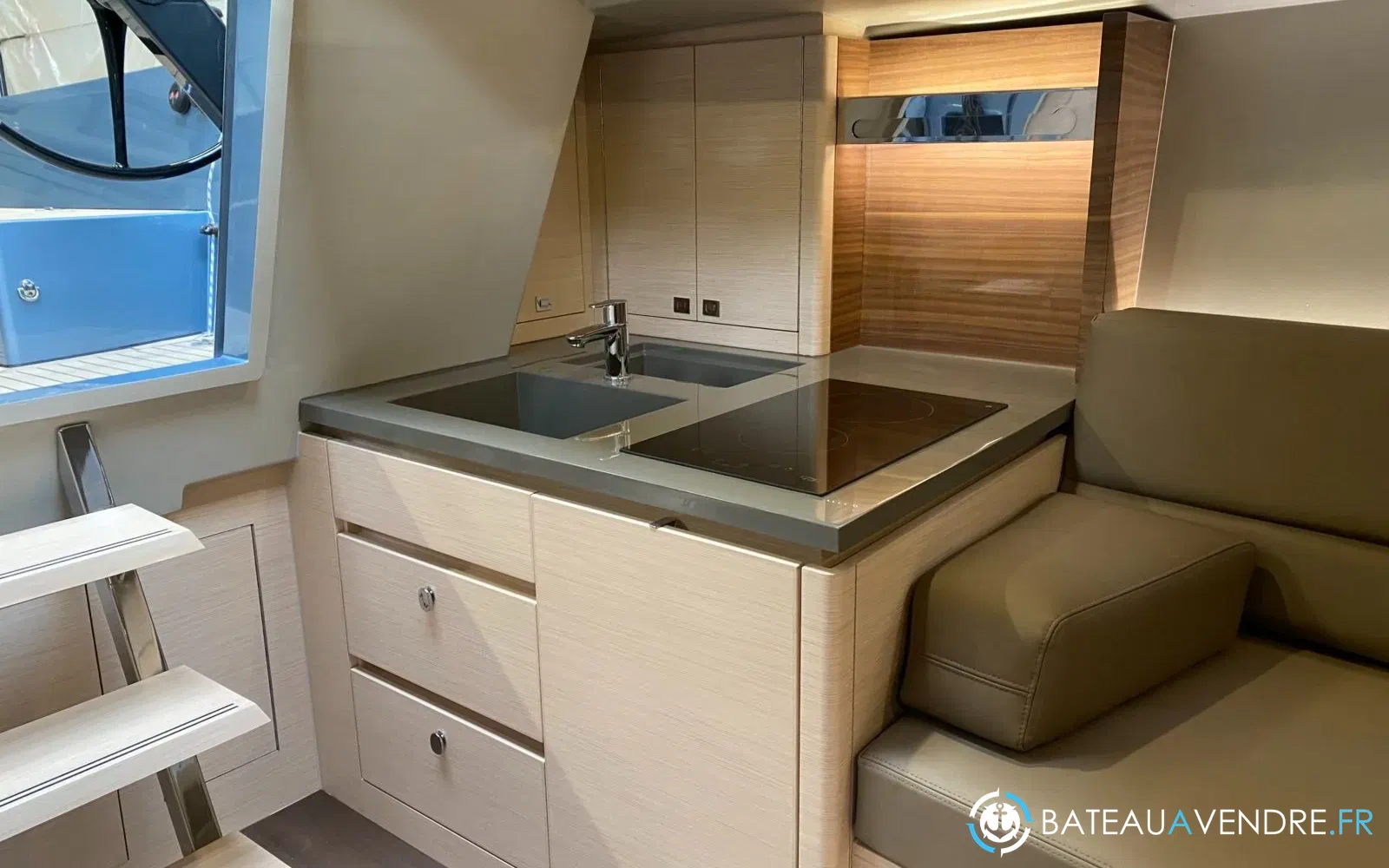 slider 8 Saffier SE 37 Lounge