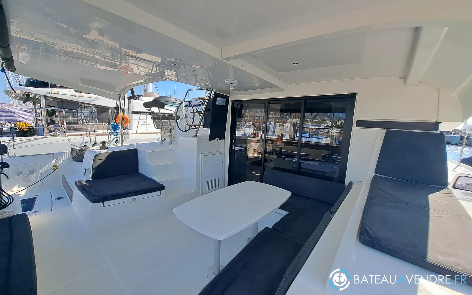 slider 44 Lagoon 42