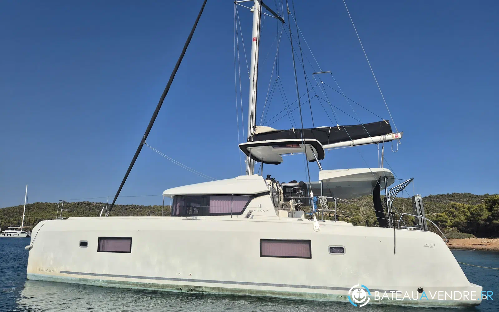 slider 4 Lagoon 42
