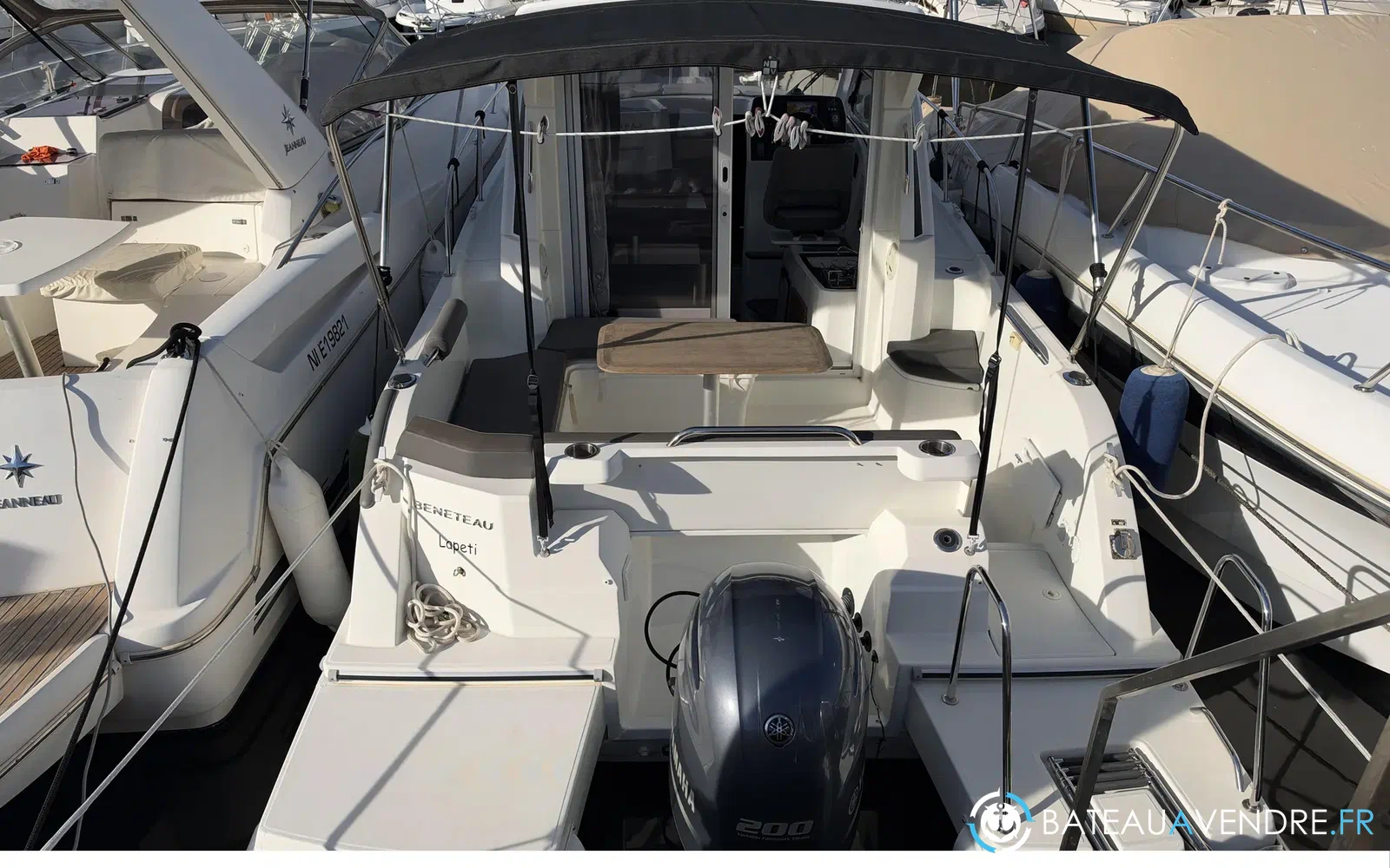 slider 0 Beneteau Antares 8
