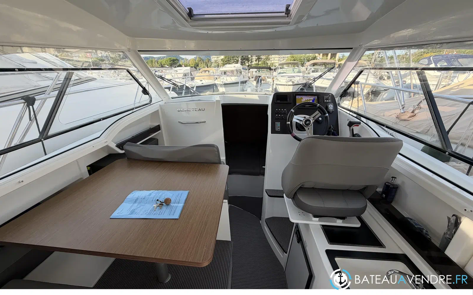 slider 9 Beneteau Antares 8
