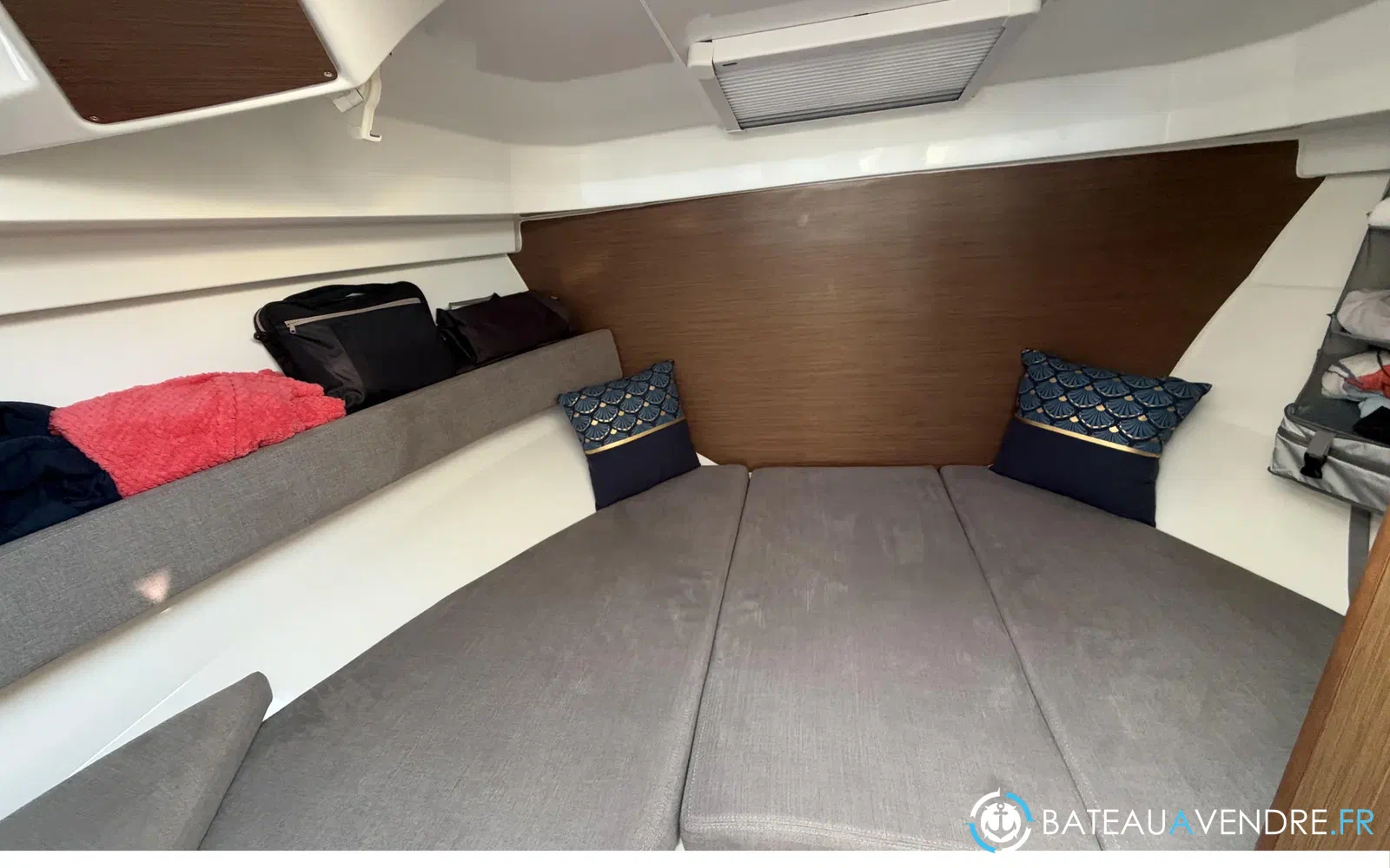 slider 11 Beneteau Antares 8