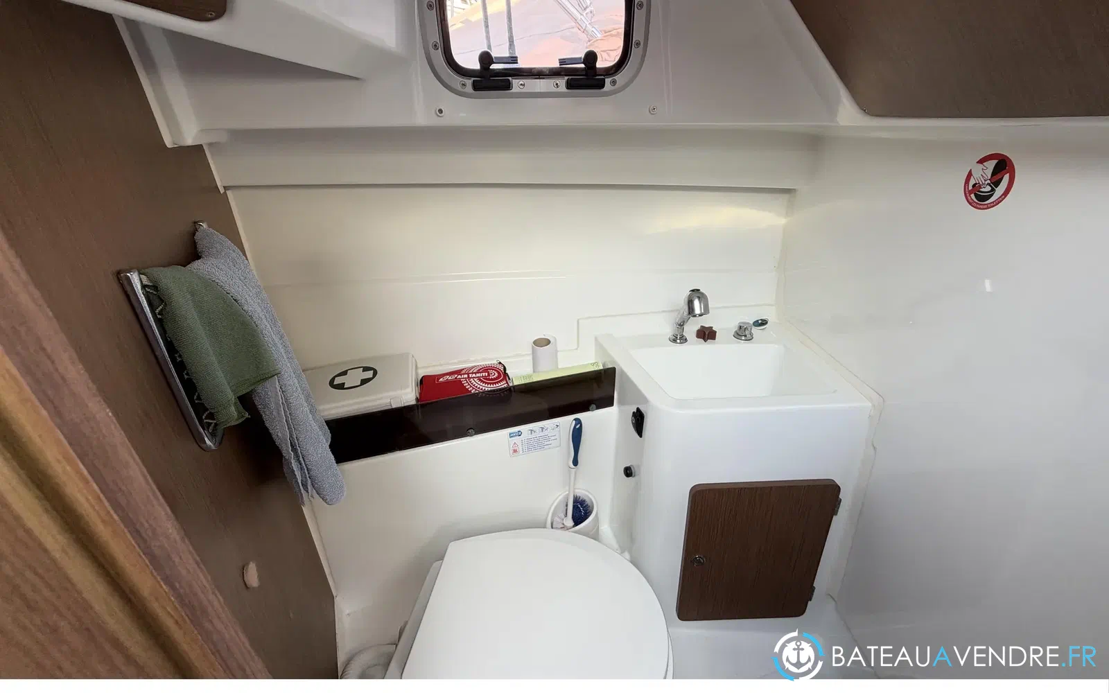 slider 12 Beneteau Antares 8
