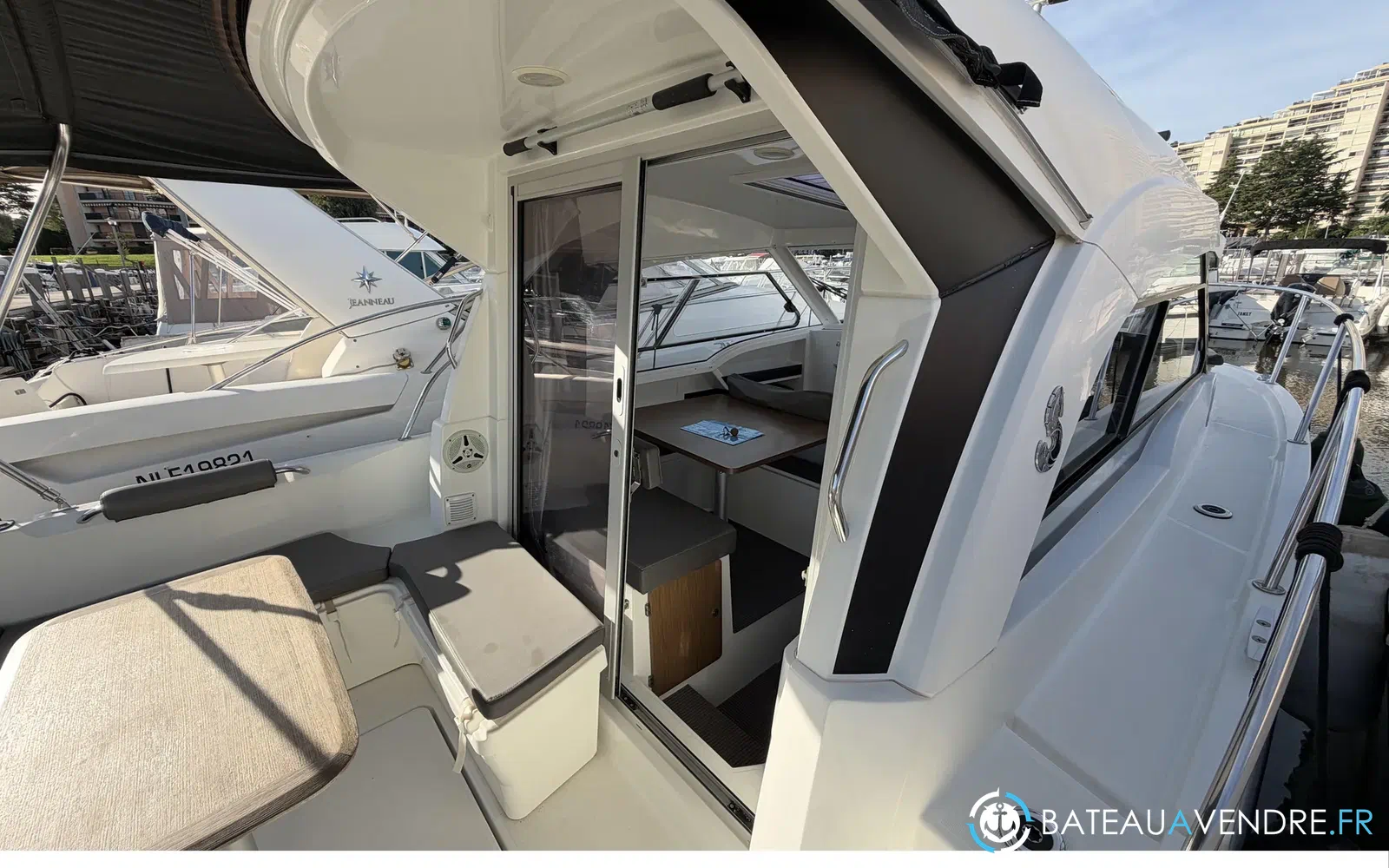 slider 13 Beneteau Antares 8