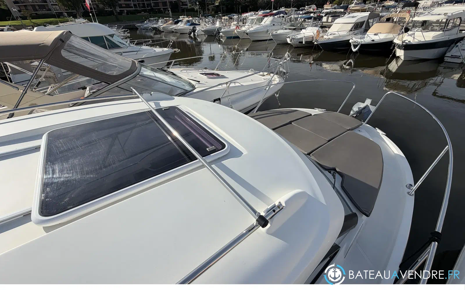 slider 14 Beneteau Antares 8