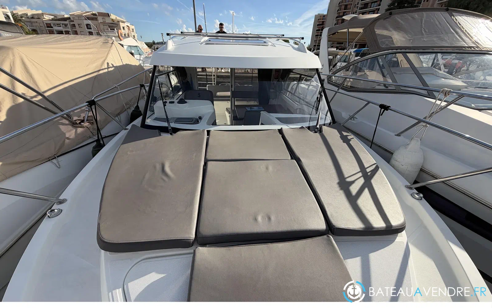 slider 17 Beneteau Antares 8