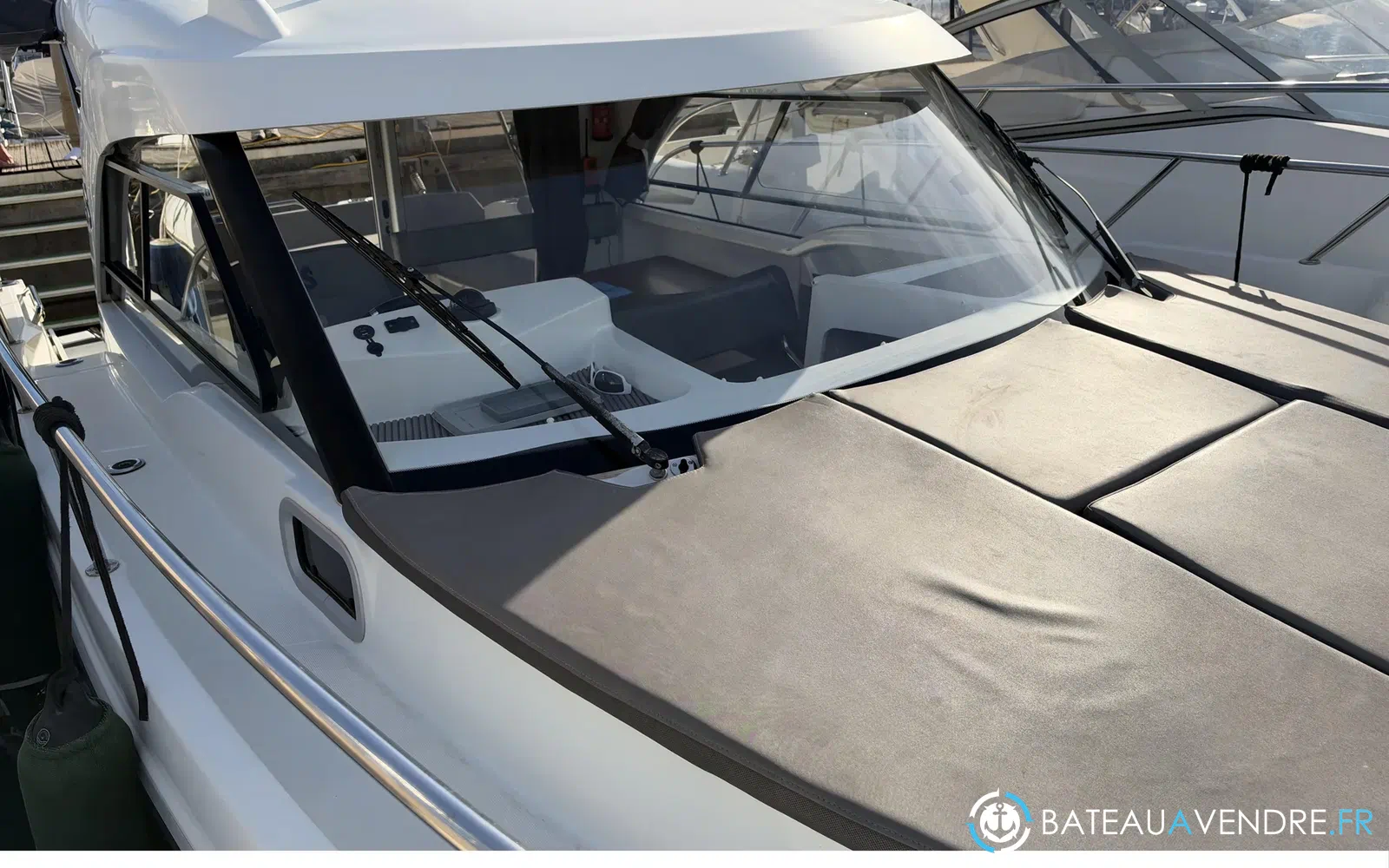 slider 18 Beneteau Antares 8