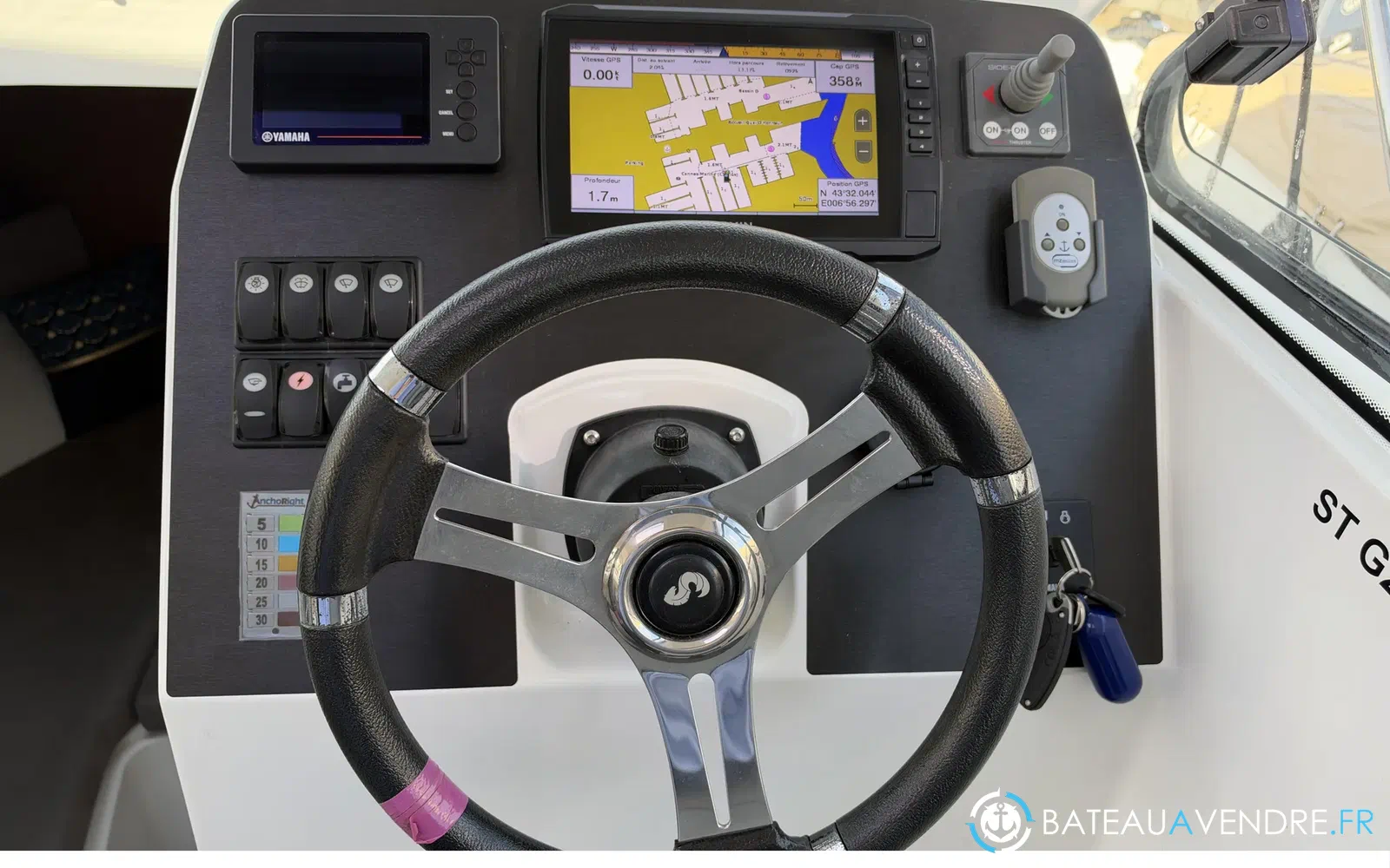 slider 26 Beneteau Antares 8