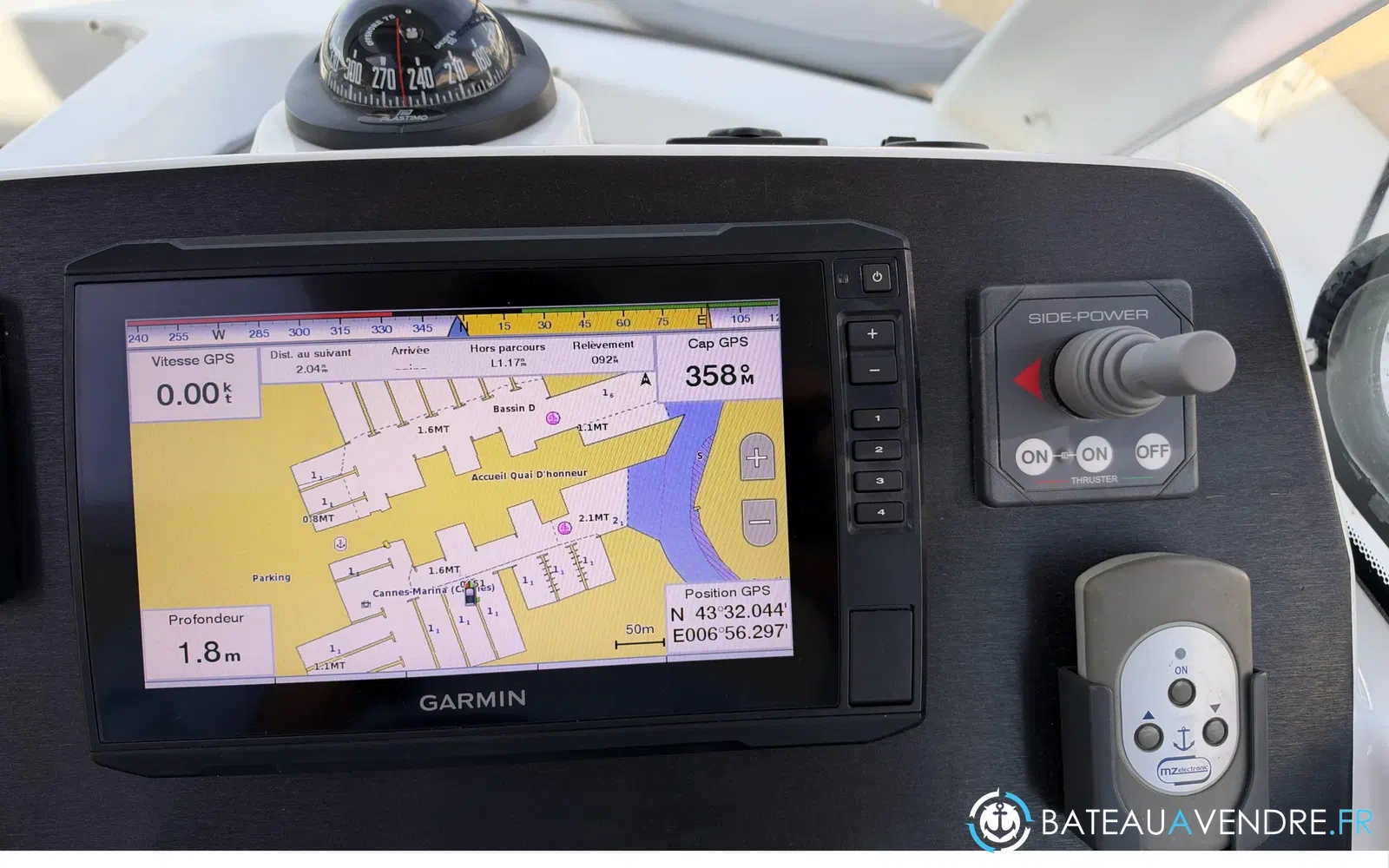 slider 27 Beneteau Antares 8