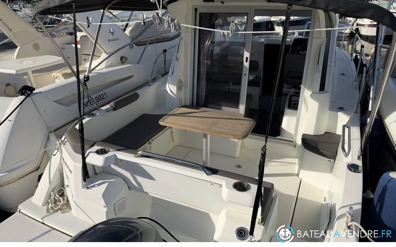 slider 2 Beneteau Antares 8
