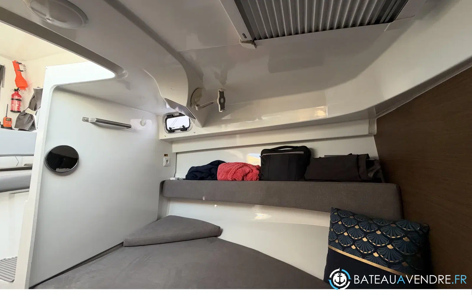 slider 32 Beneteau Antares 8