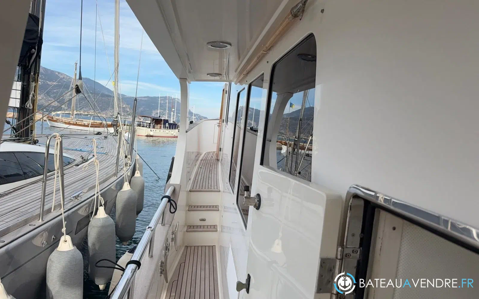 slider 4 Grand Banks Aleutian 59