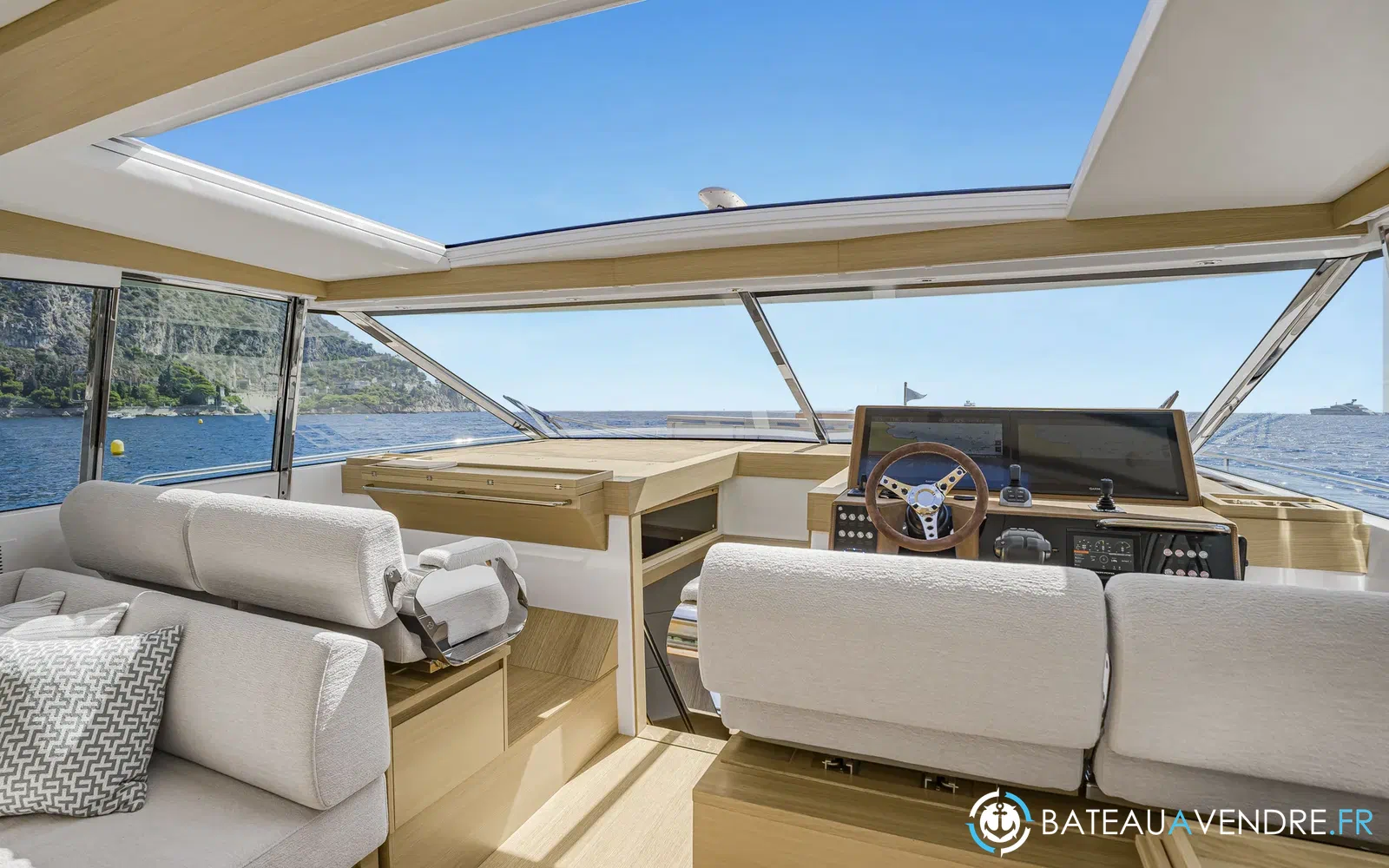 slider 33 Delta Powerboats 72