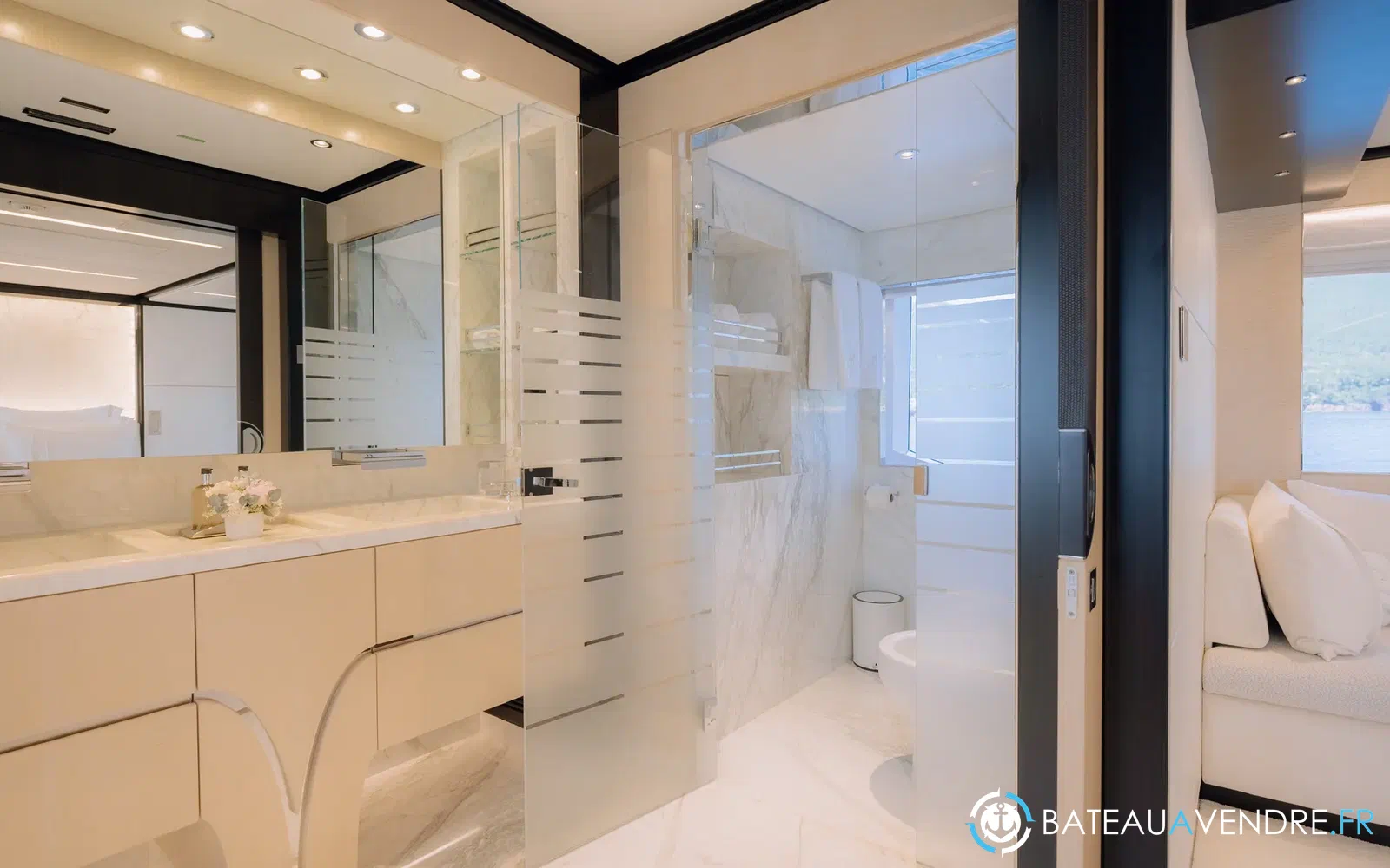 slider 14 Majesty Yachts Majesty 120