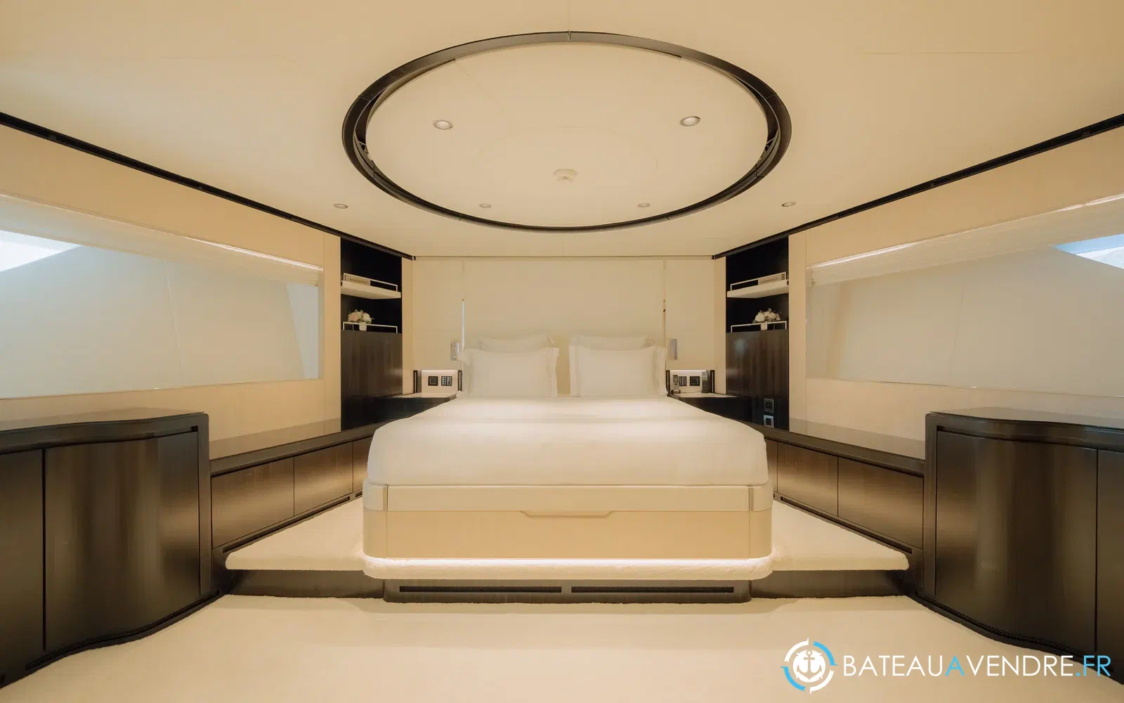 slider 15 Majesty Yachts Majesty 120