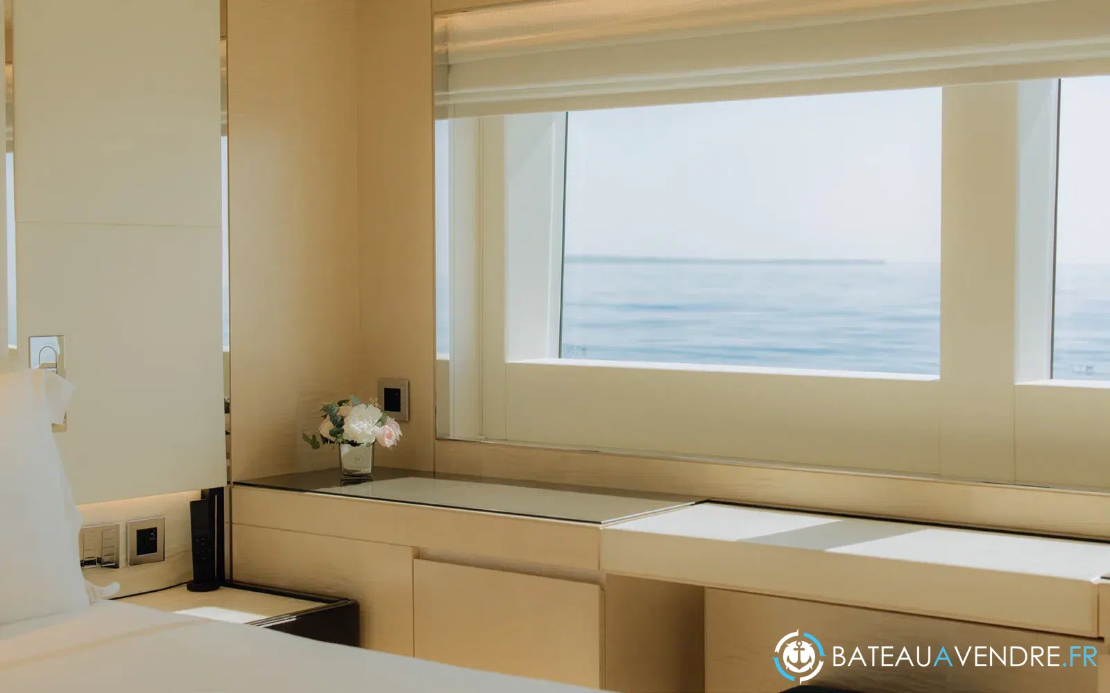 slider 21 Majesty Yachts Majesty 120