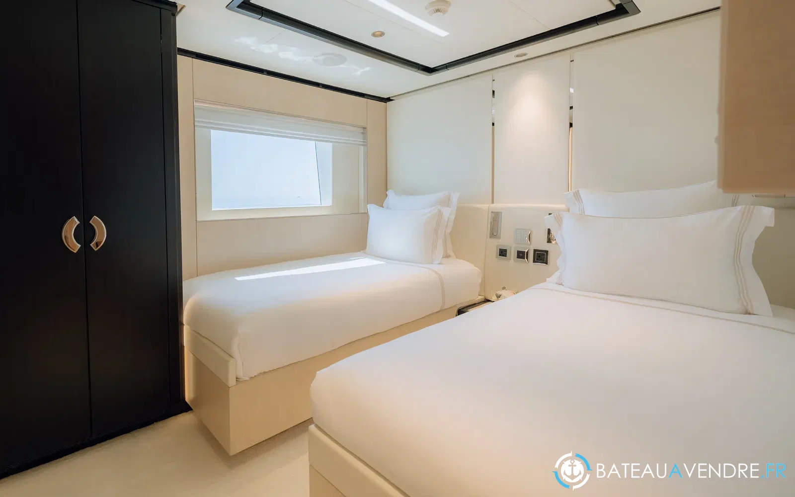 slider 23 Majesty Yachts Majesty 120