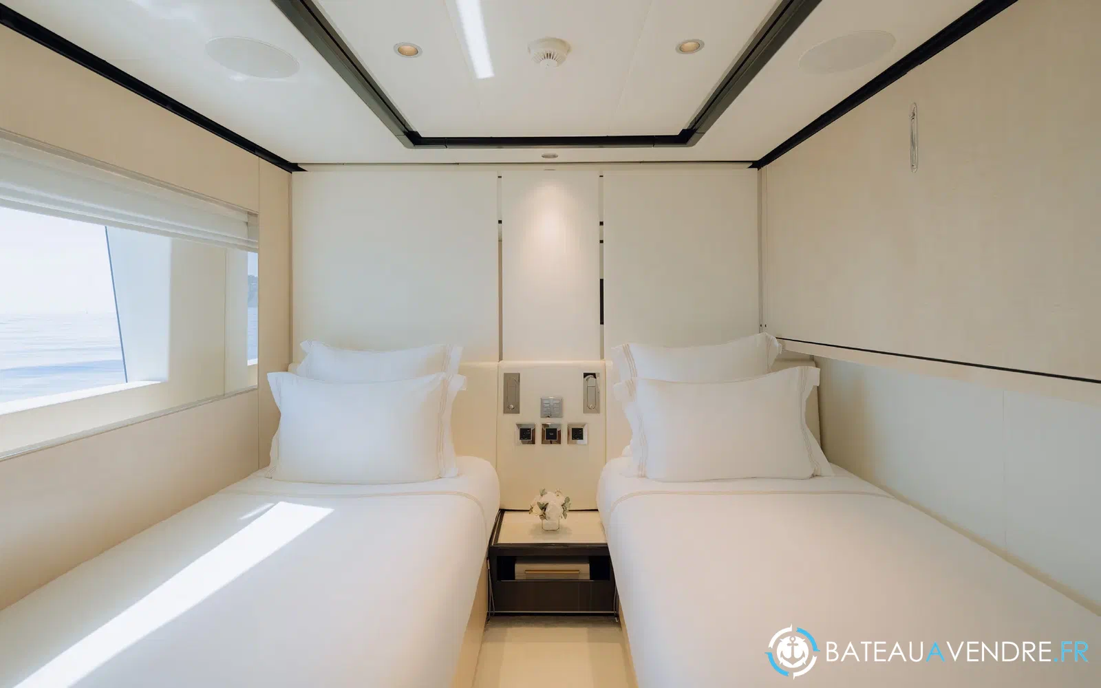 slider 24 Majesty Yachts Majesty 120