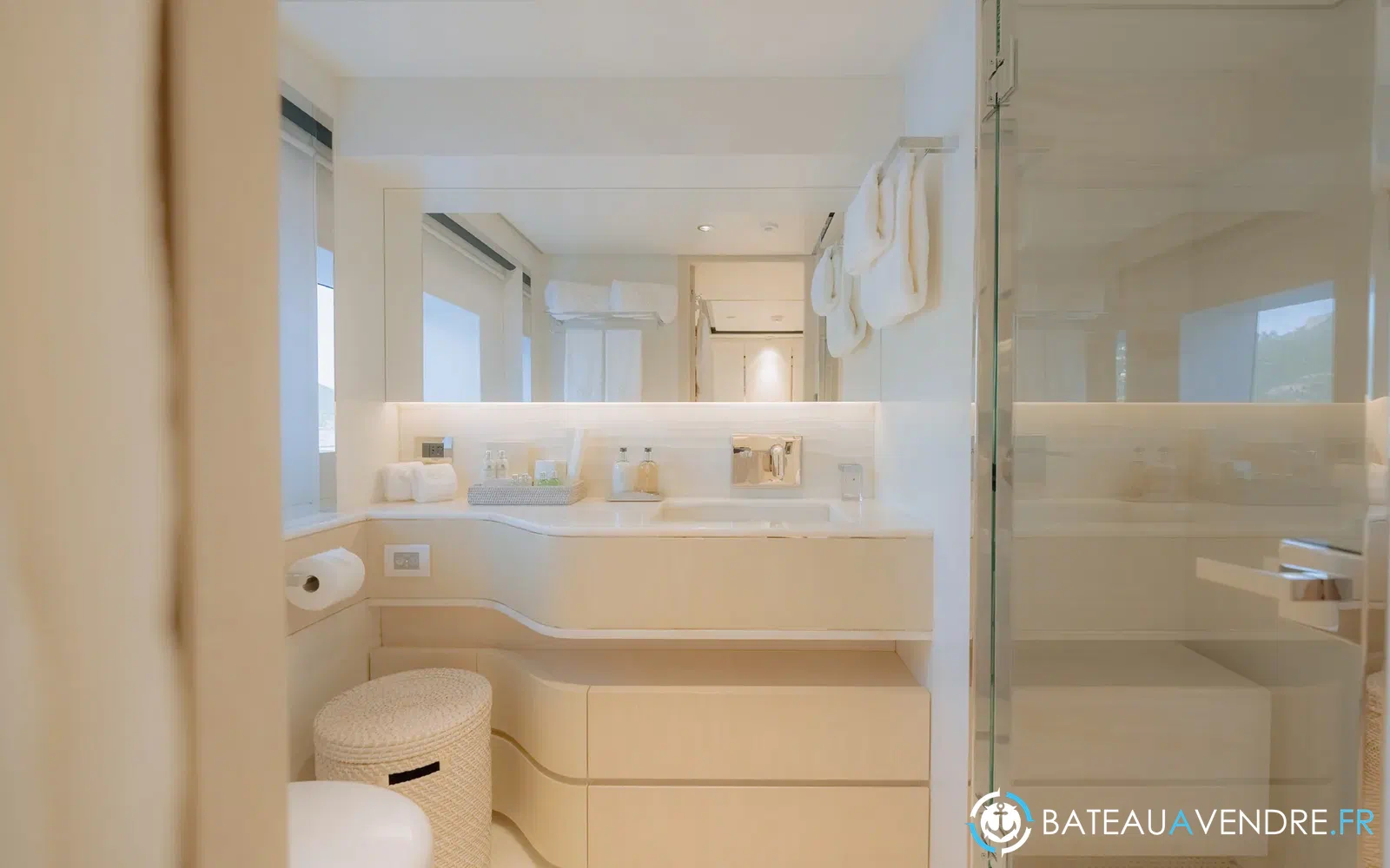 slider 25 Majesty Yachts Majesty 120