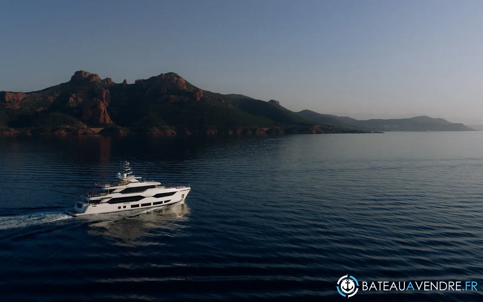 slider 2 Majesty Yachts Majesty 120