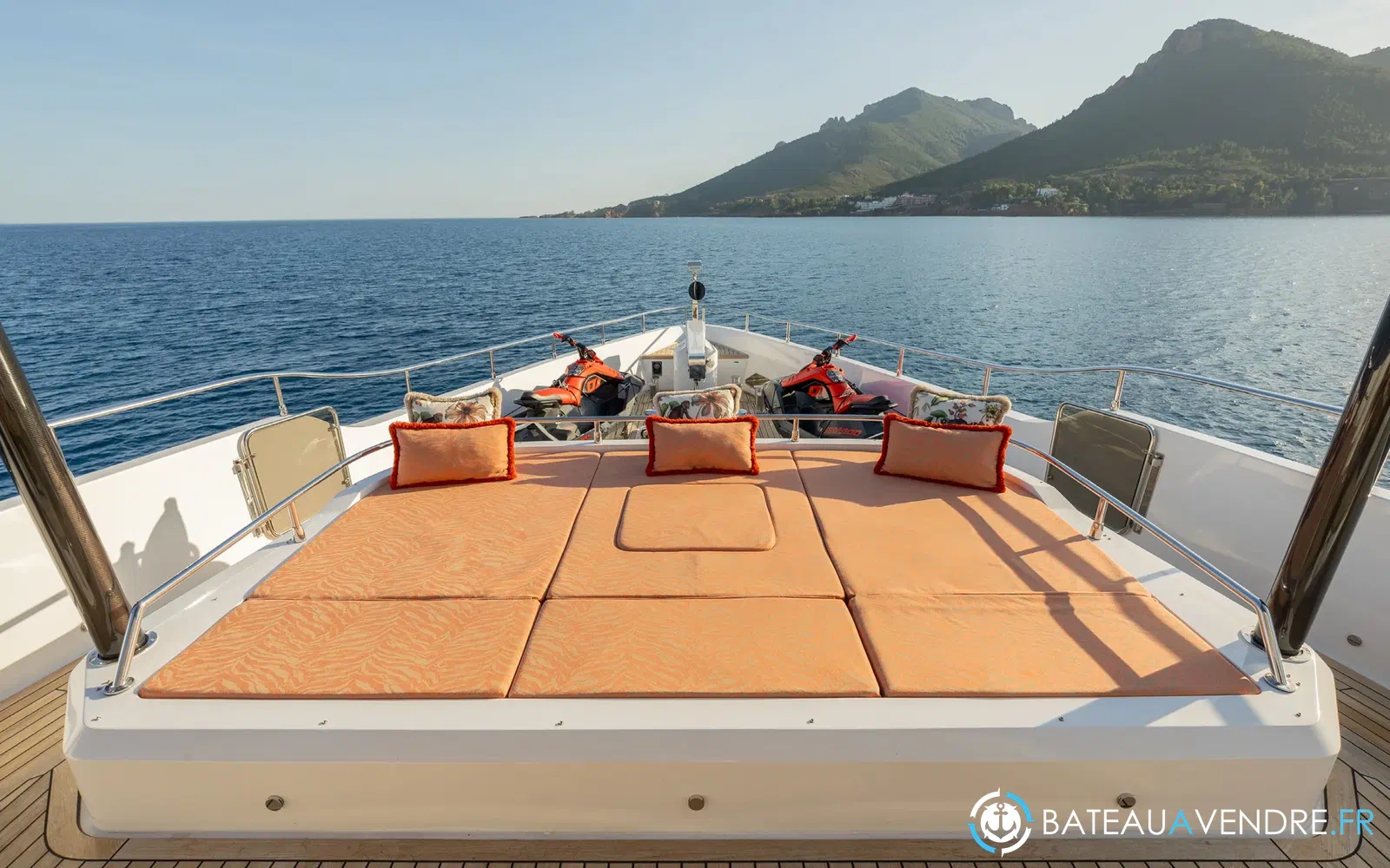 slider 33 Majesty Yachts Majesty 120