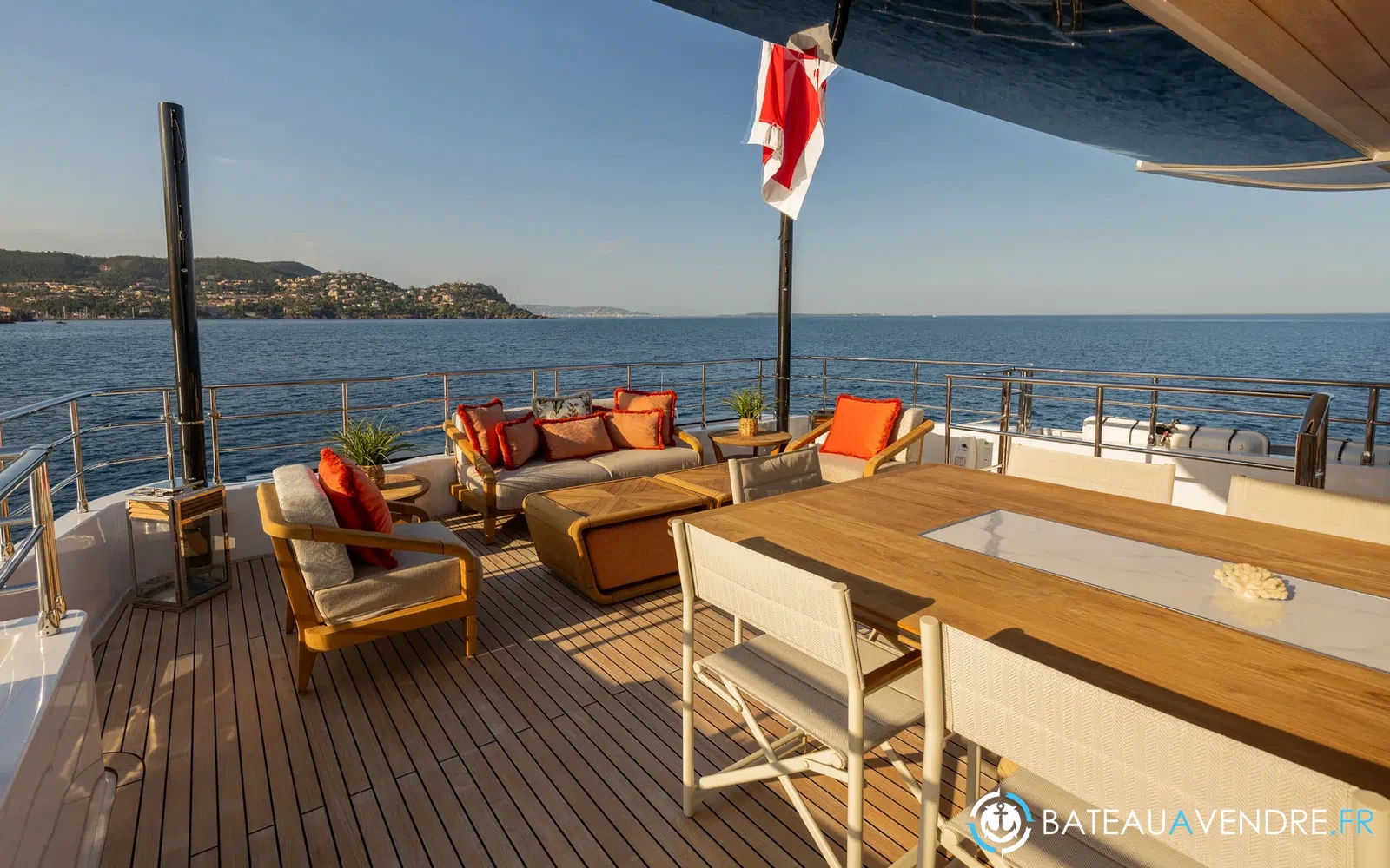 slider 34 Majesty Yachts Majesty 120