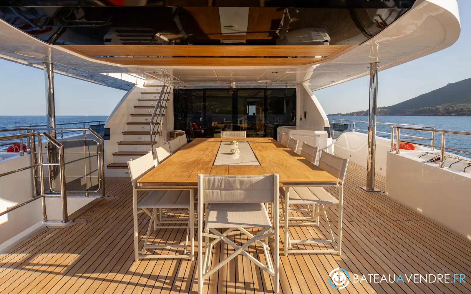 slider 35 Majesty Yachts Majesty 120