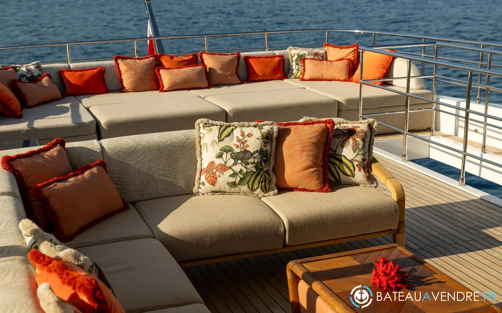 slider 46 Majesty Yachts Majesty 120