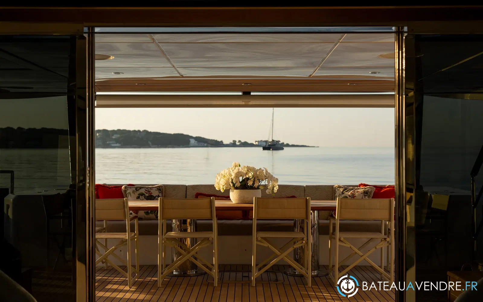 slider 6 Majesty Yachts Majesty 120