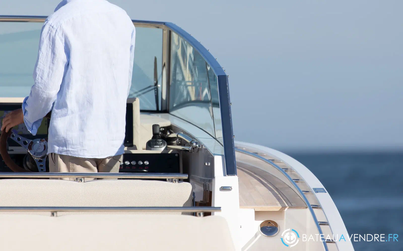 slider 2 Delta Powerboats 33 Open