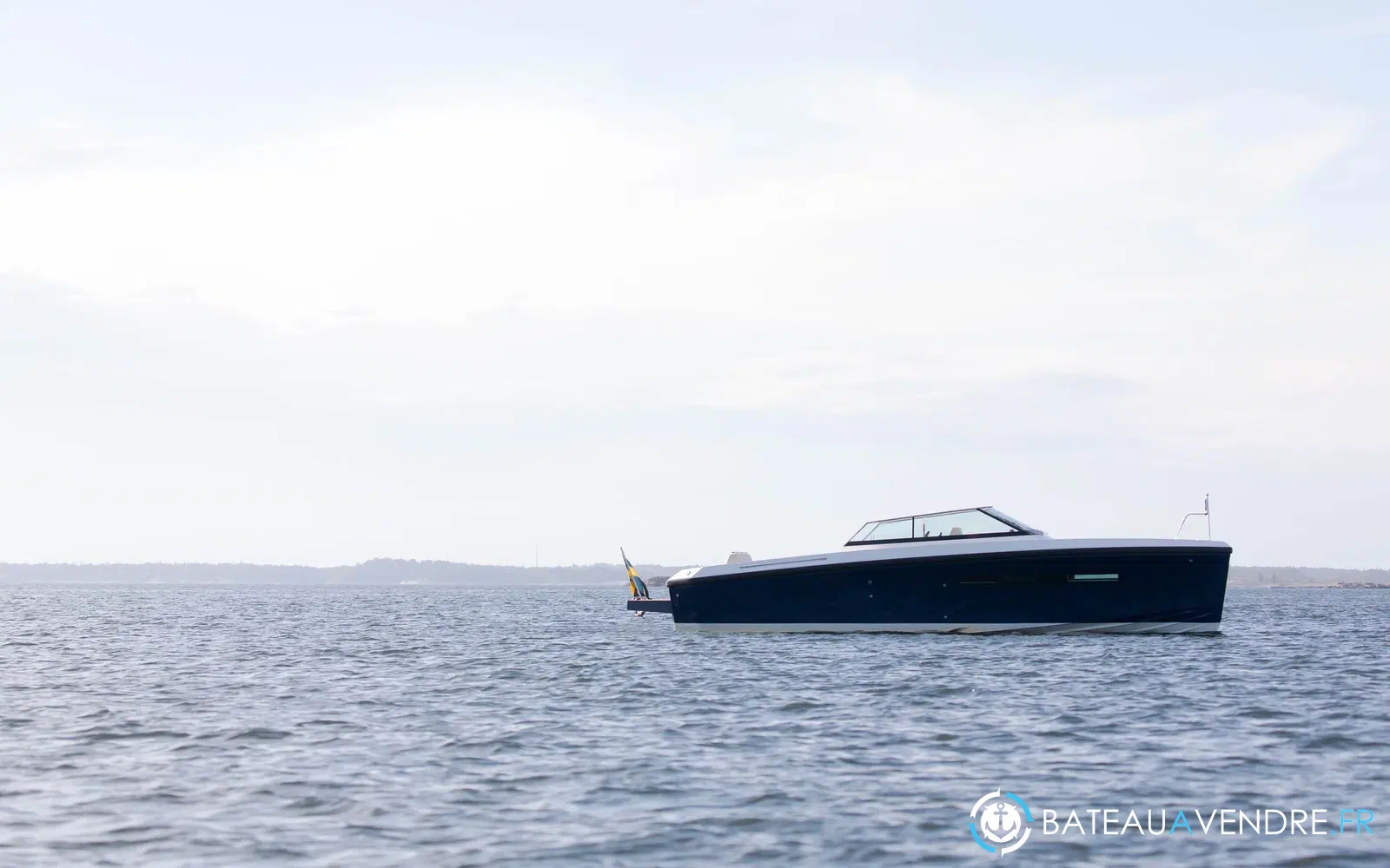 slider 5 Delta Powerboats 33 Open
