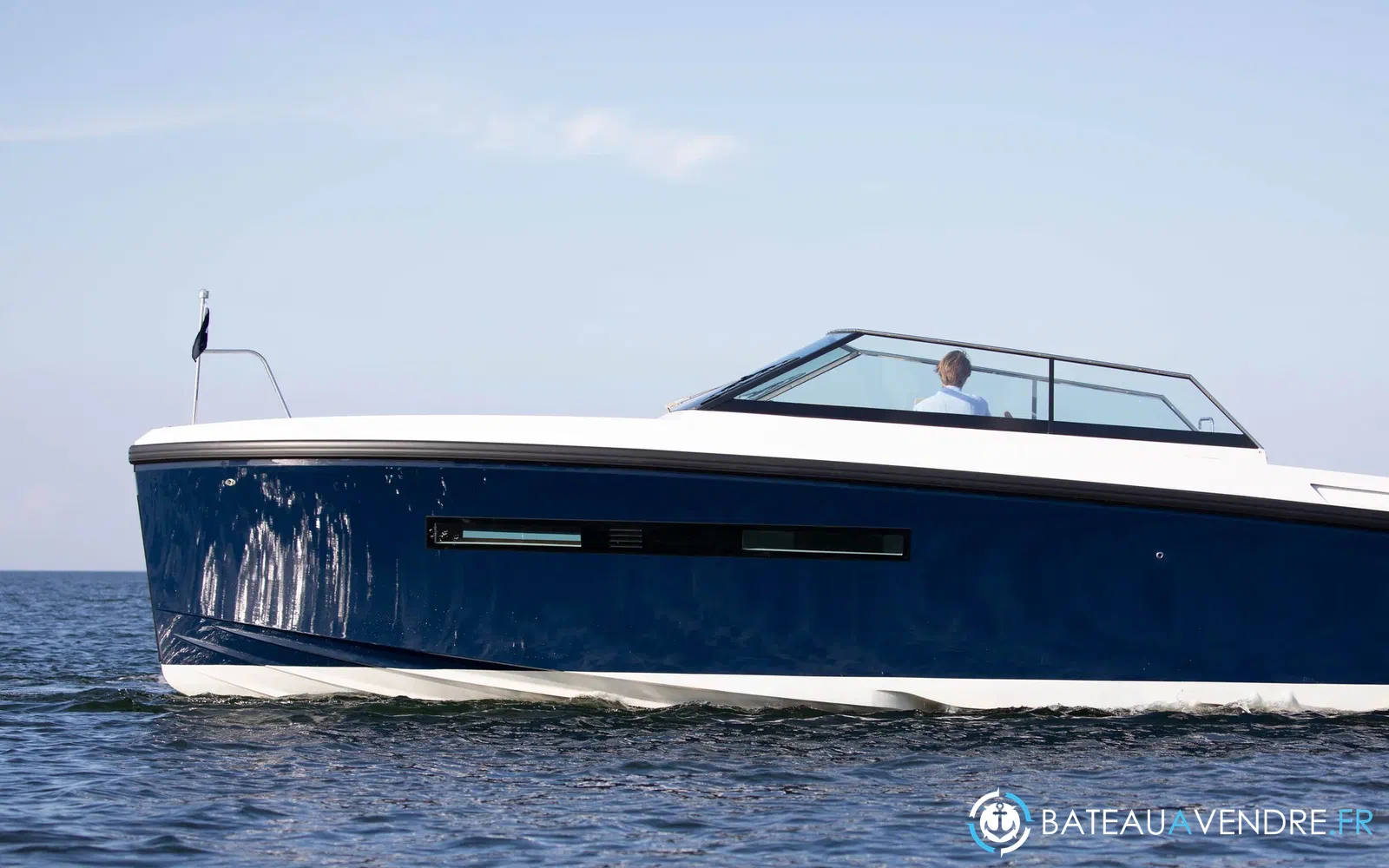 slider 6 Delta Powerboats 33 Open