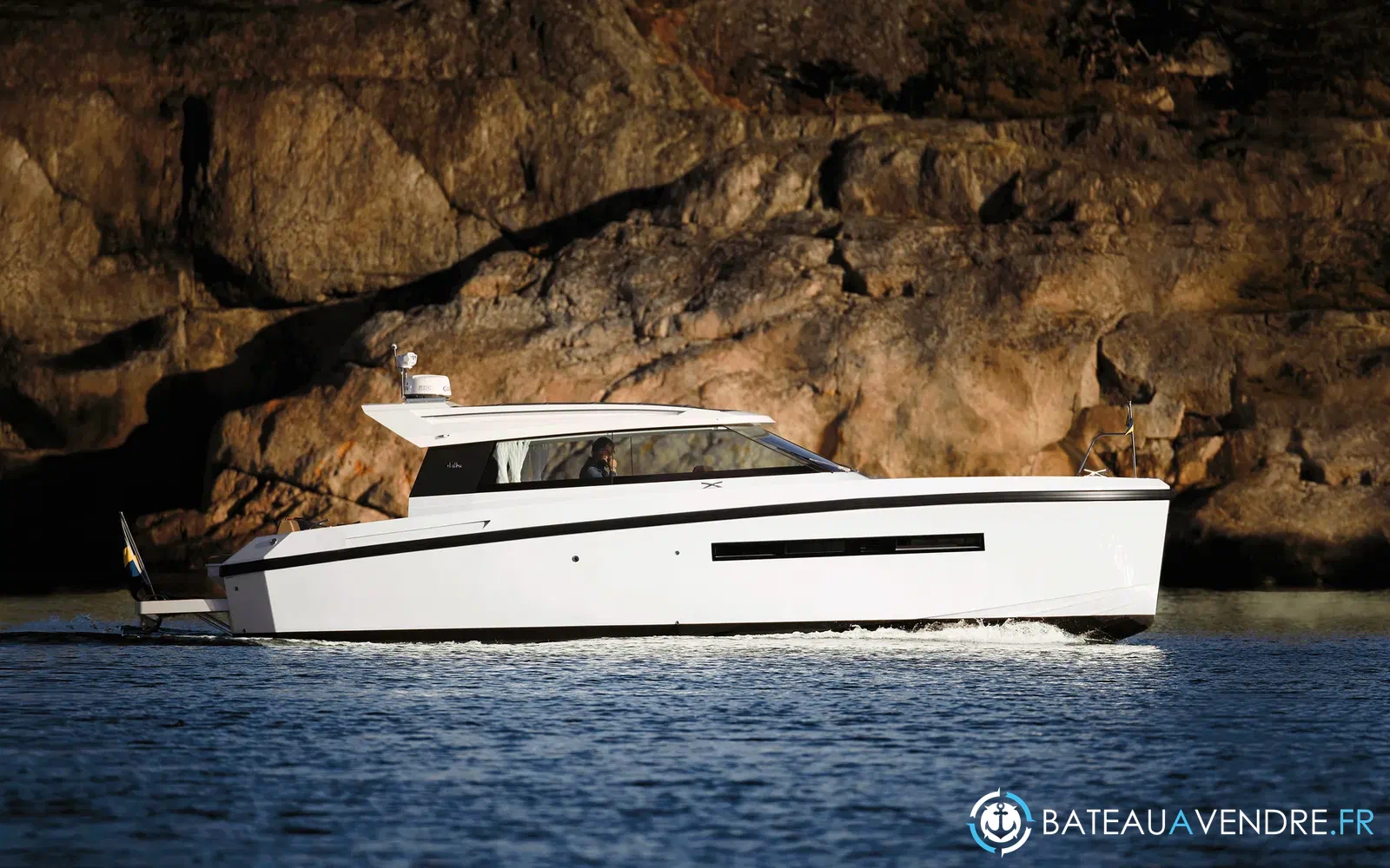 slider 0 Delta Powerboats 33 Coupe