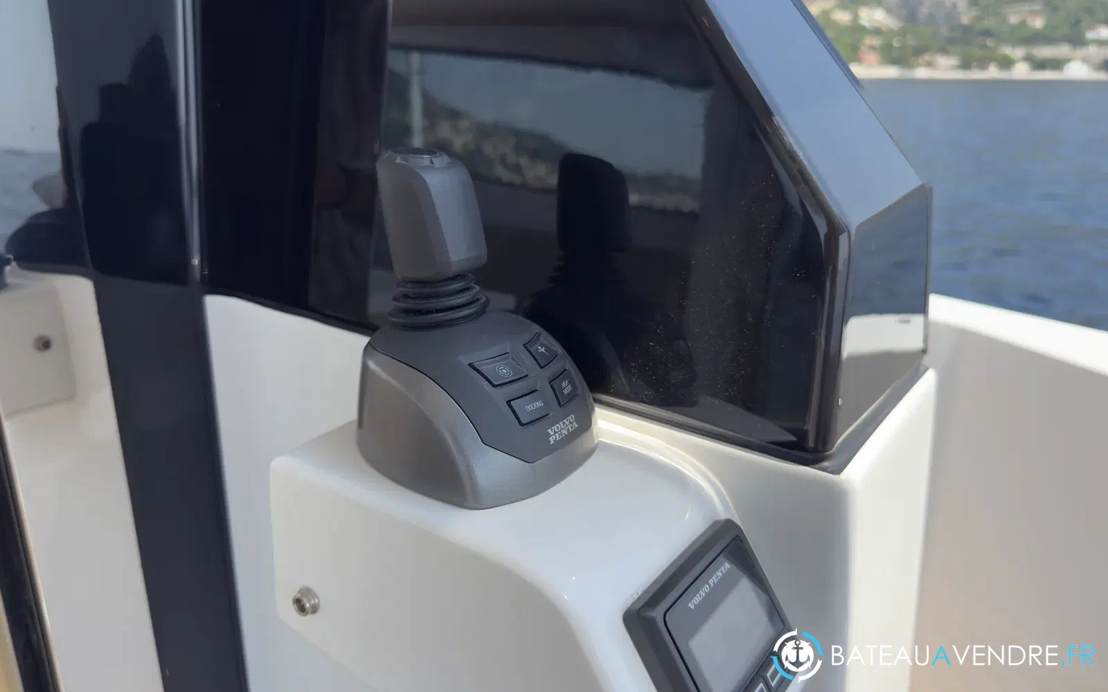 slider 33 Delta Powerboats 48 Coupe