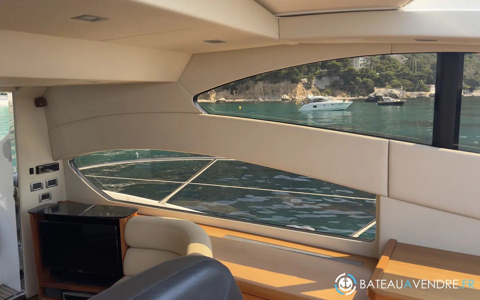 slider 14 Sunseeker Predator 62