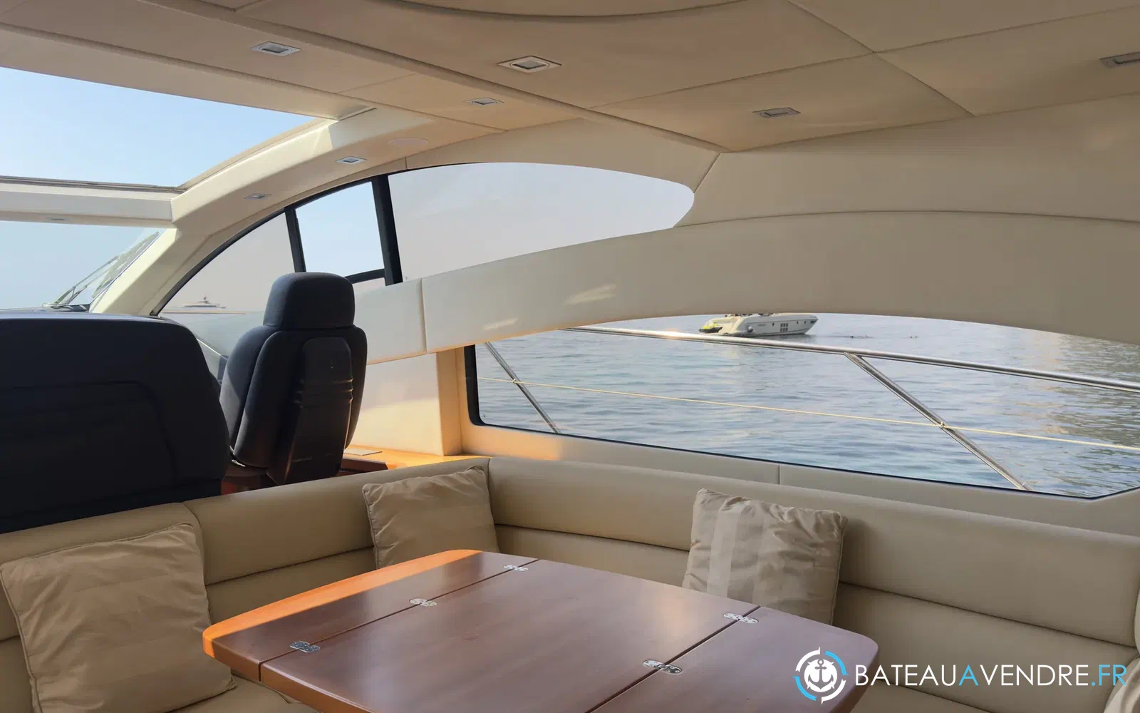 slider 15 Sunseeker Predator 62